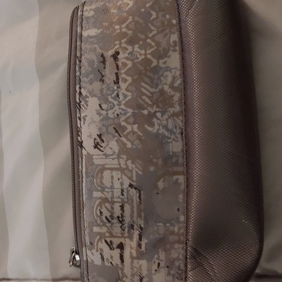 NWOT Wristlet - Picture 3 of 4